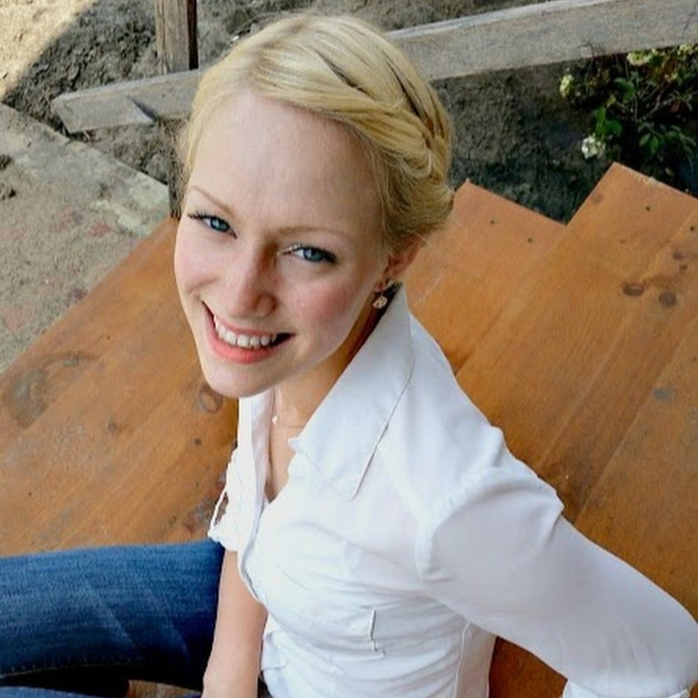 Meet your Posher, Leila